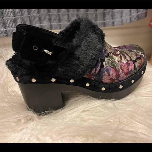 Brocade with Faux Fur Mule Clogs. - Picture 3 of 5